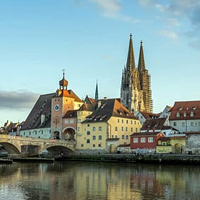 Regensburg - Blick auf Altstadt und Dom von der Donau